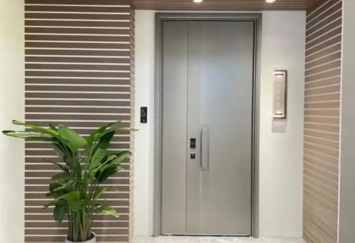 青島裝修完成后是否應該更換入戶門？
